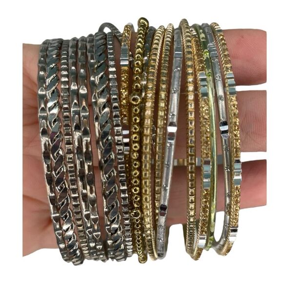 Vintage Y2K Bangle Bracelets Set of 20 Gold Silver Tone Metal Retro - Picture 1 of 4